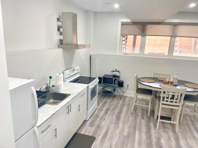 Scarborough New 2-Bedroom Basement Toronto Buitenkant foto
